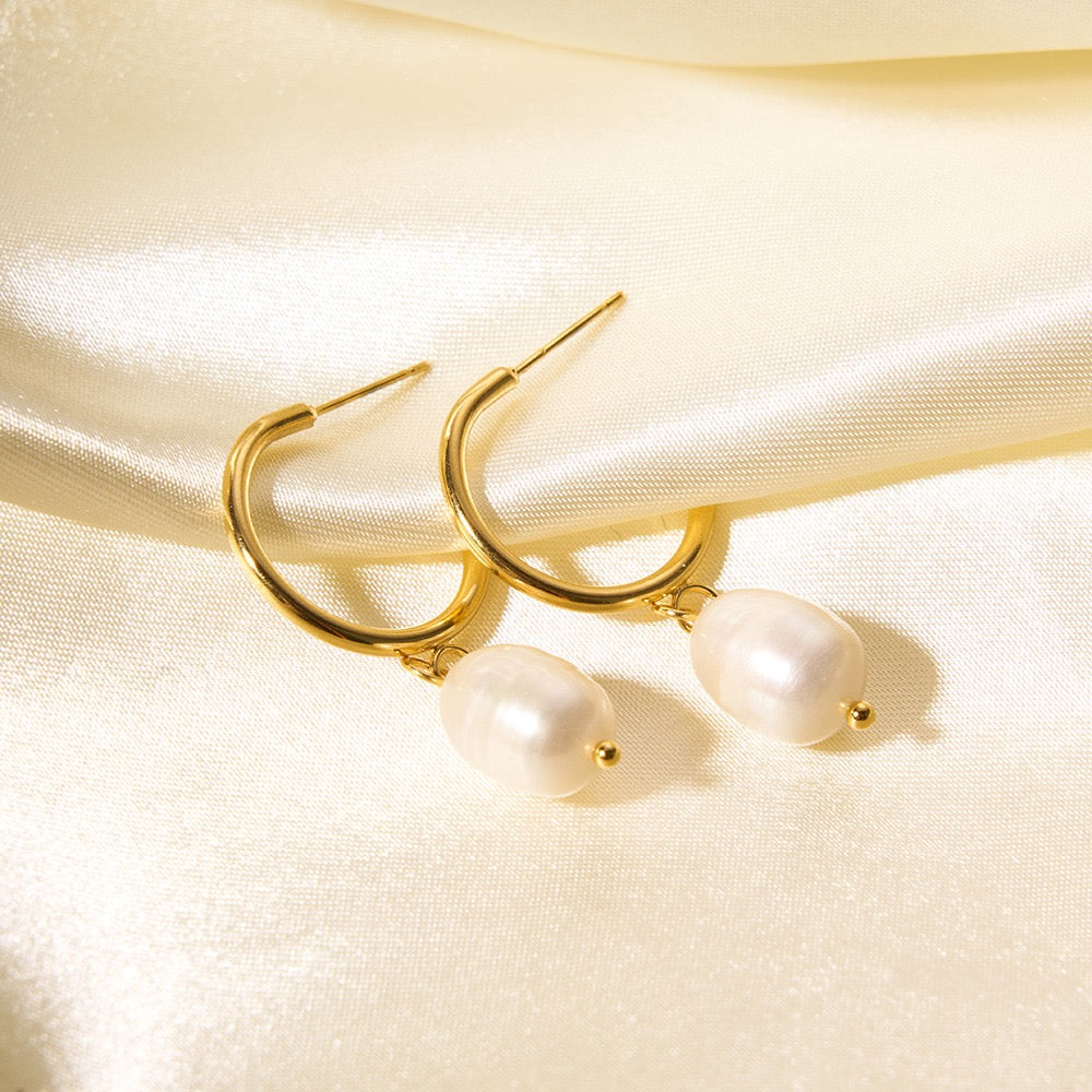 Junta Classic pearl hoops