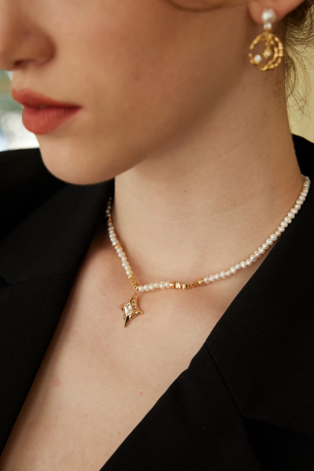 Robbins Star Pearl necklace