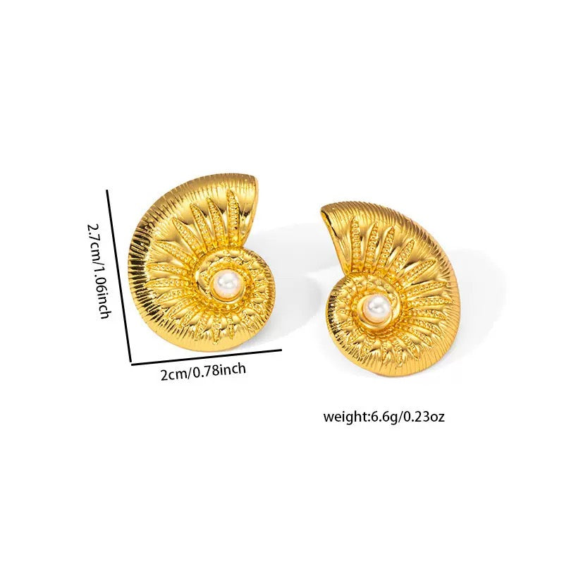 Pearly shell earrings