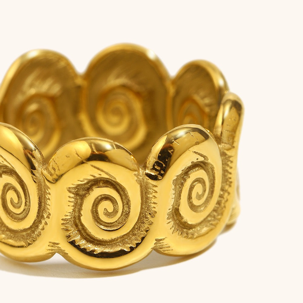 Thick swirl ring