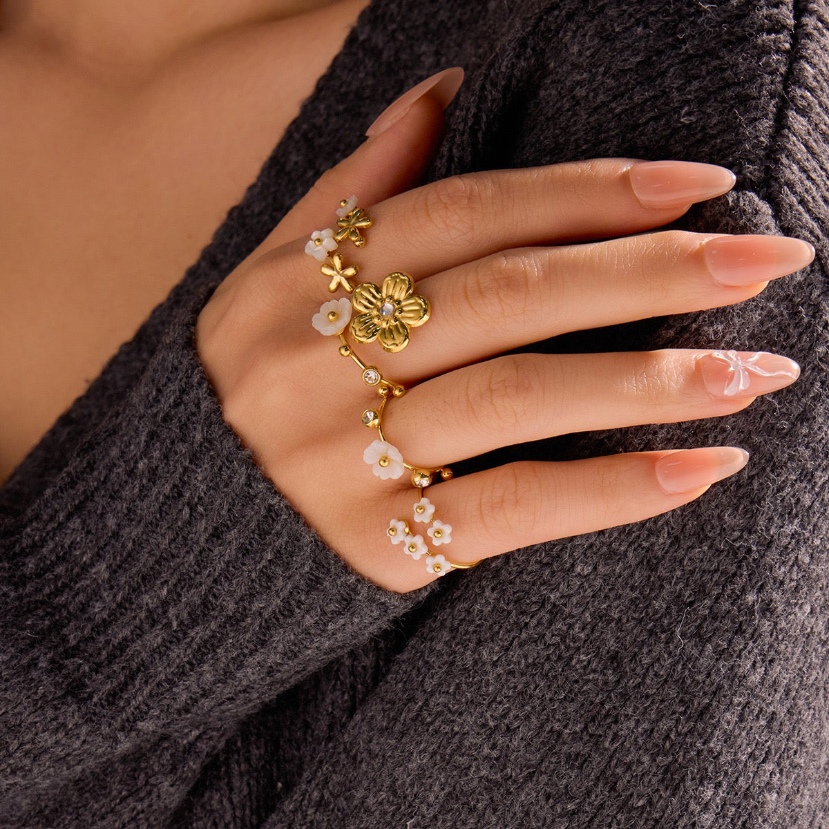 Arya White flower rings collections