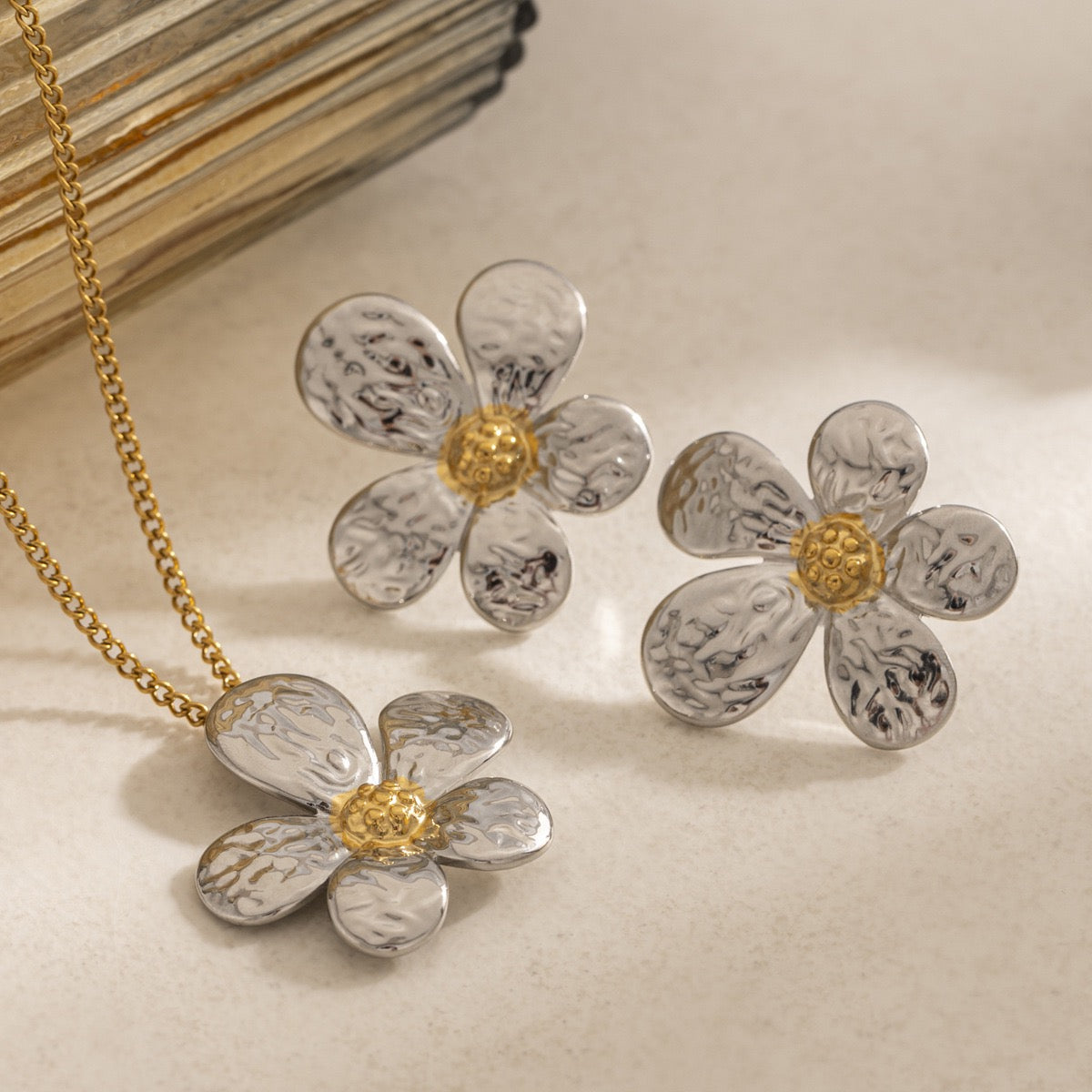 Wilson flower earrings