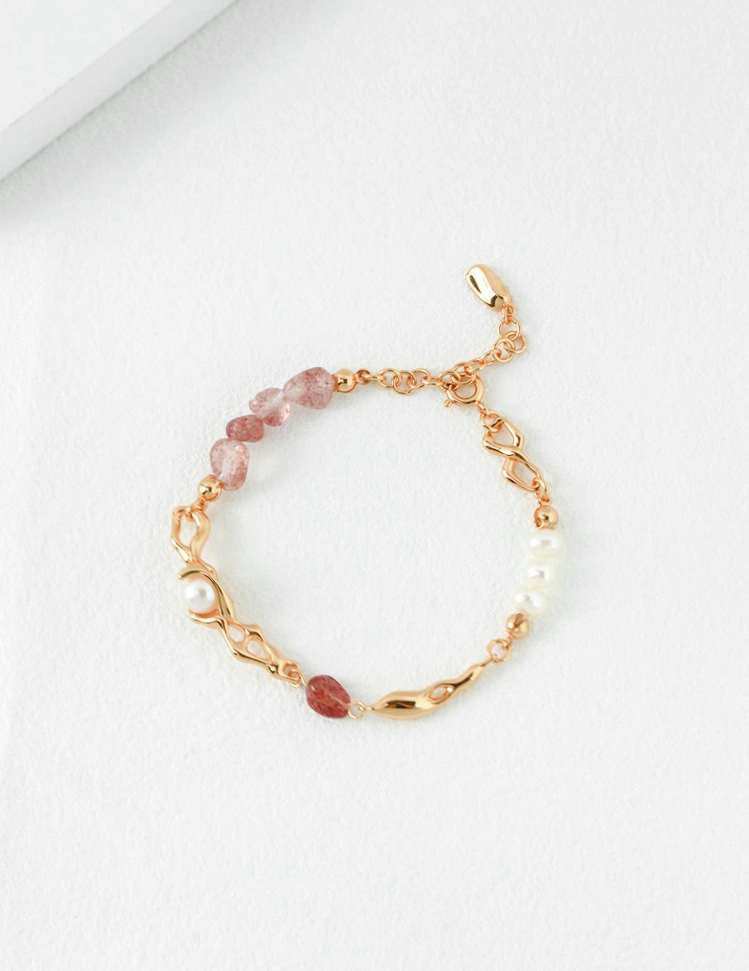 Timberland Strawberry quartz pearl bracelet