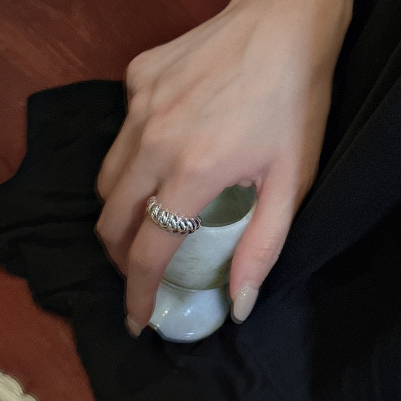 Classic twist sterling silver ring