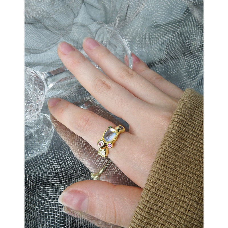 Gardon rainbow stone ring