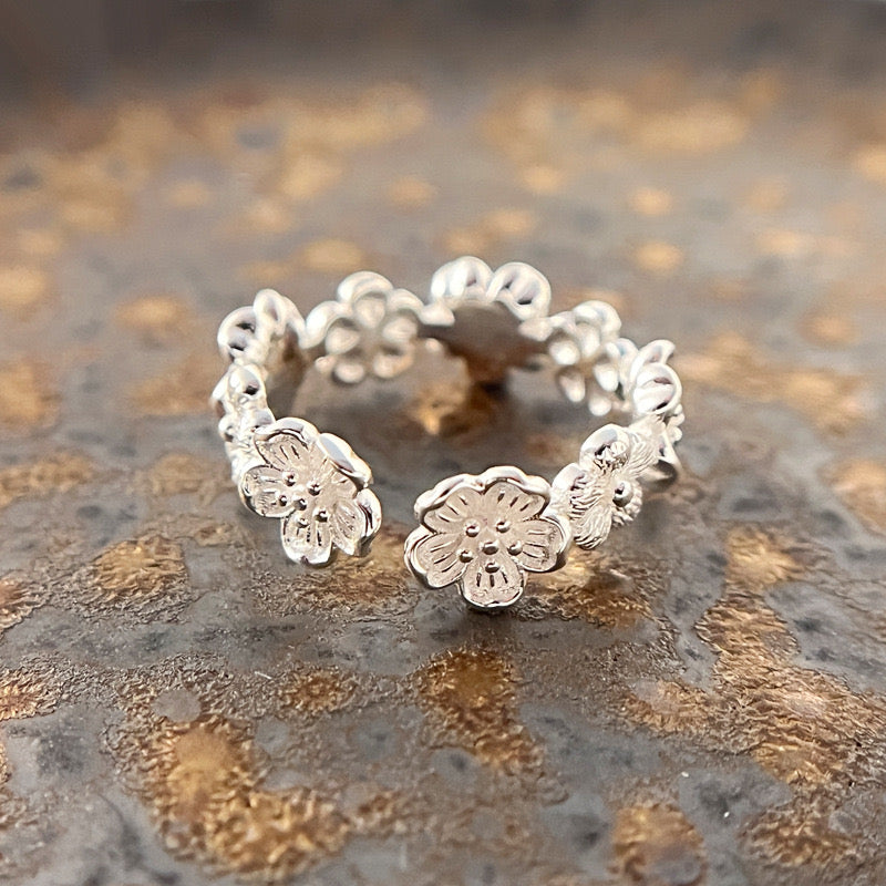 Flexi Flowers Silver ring