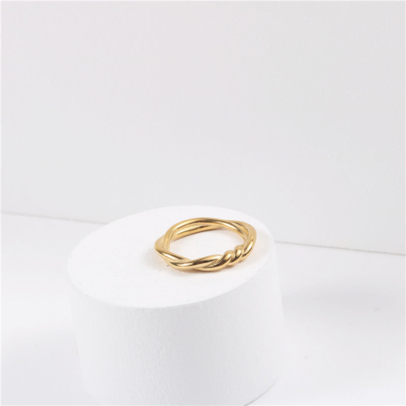 Taliah Tangle up rings