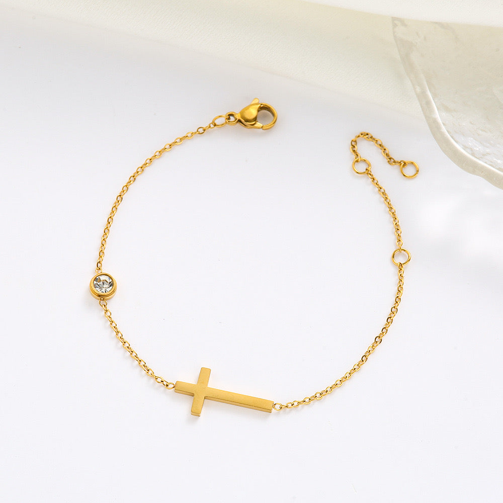 Minnie Mini cross bracelet