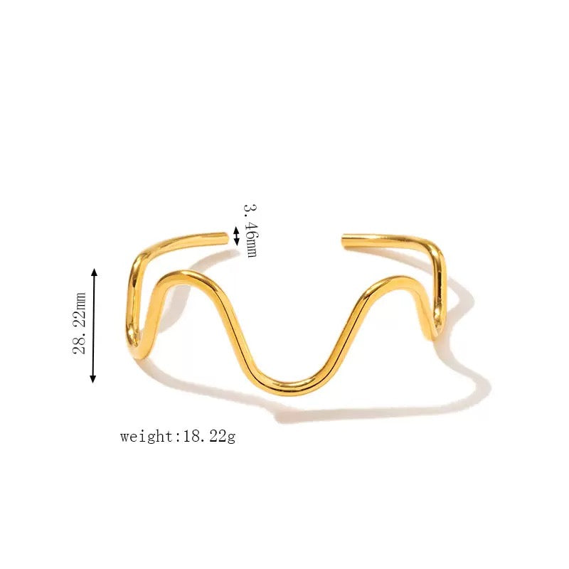 Biancia wave bangle