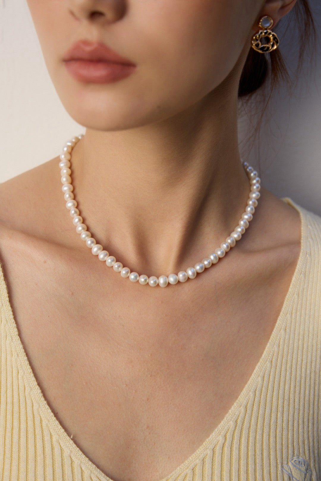 Classic natural pearls necklace