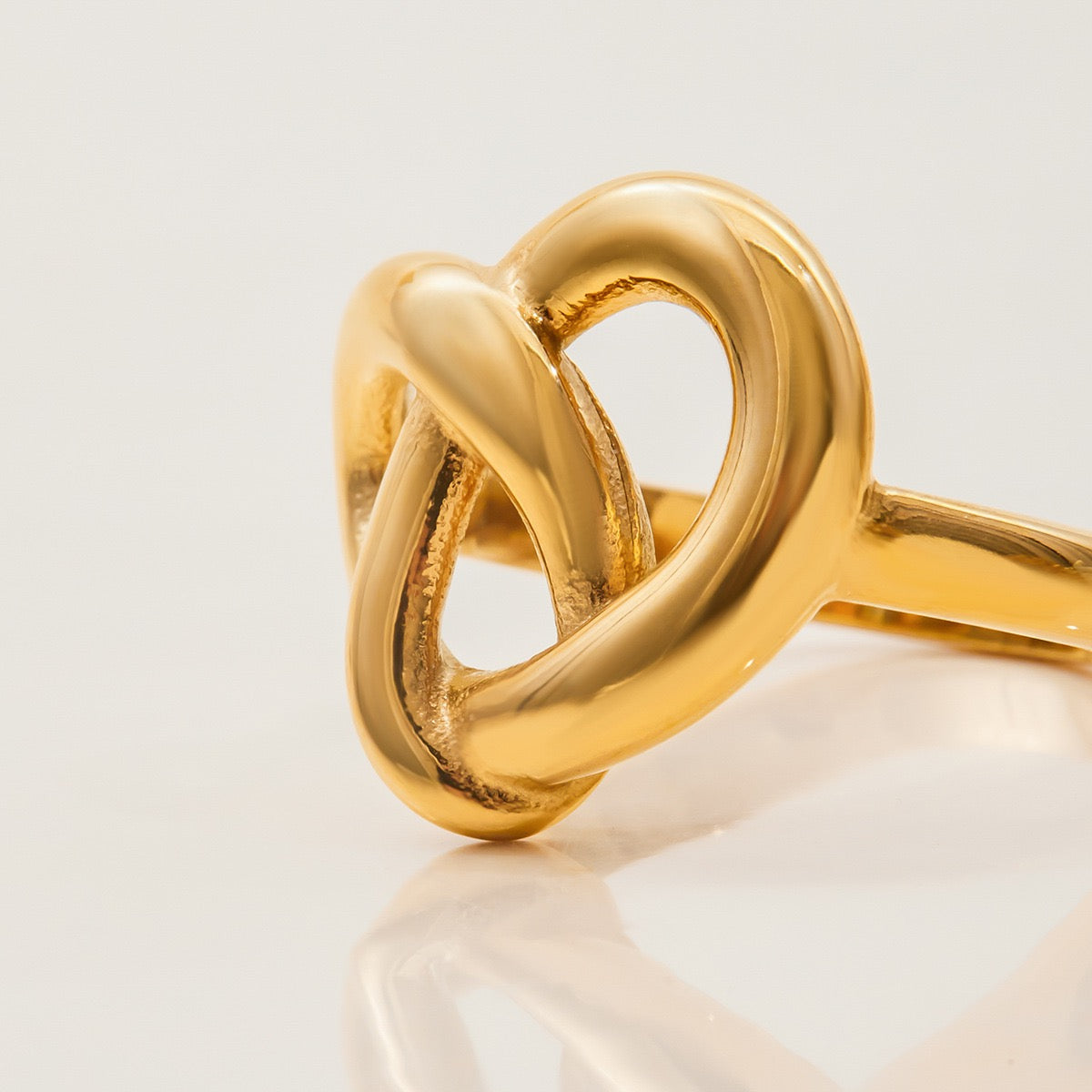 Love pretzel ring