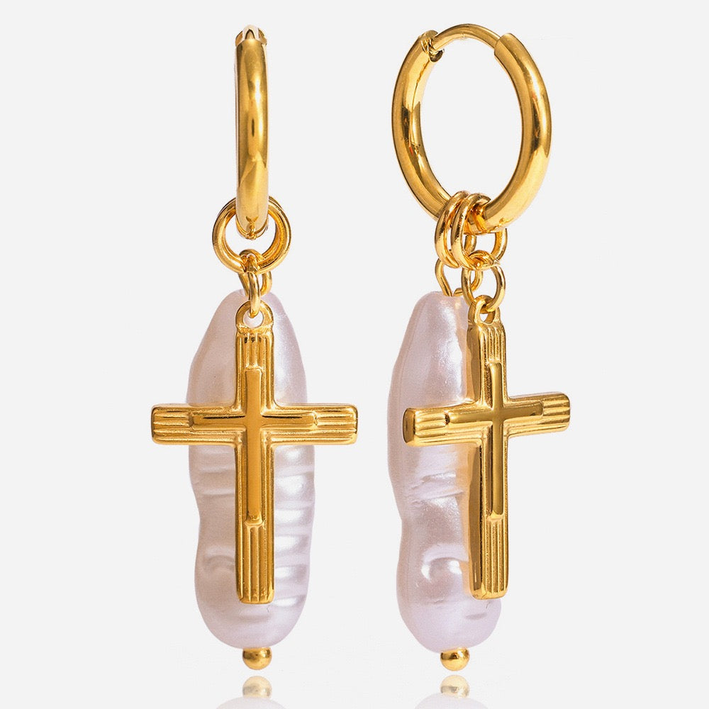 Pearly earrings collection
