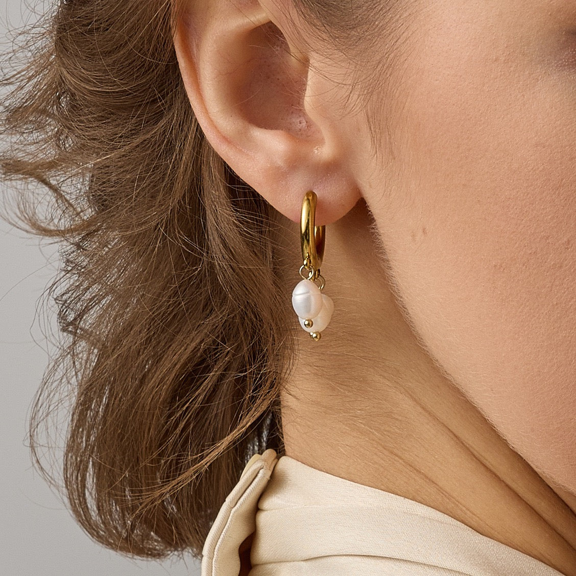 Pearly earrings collection