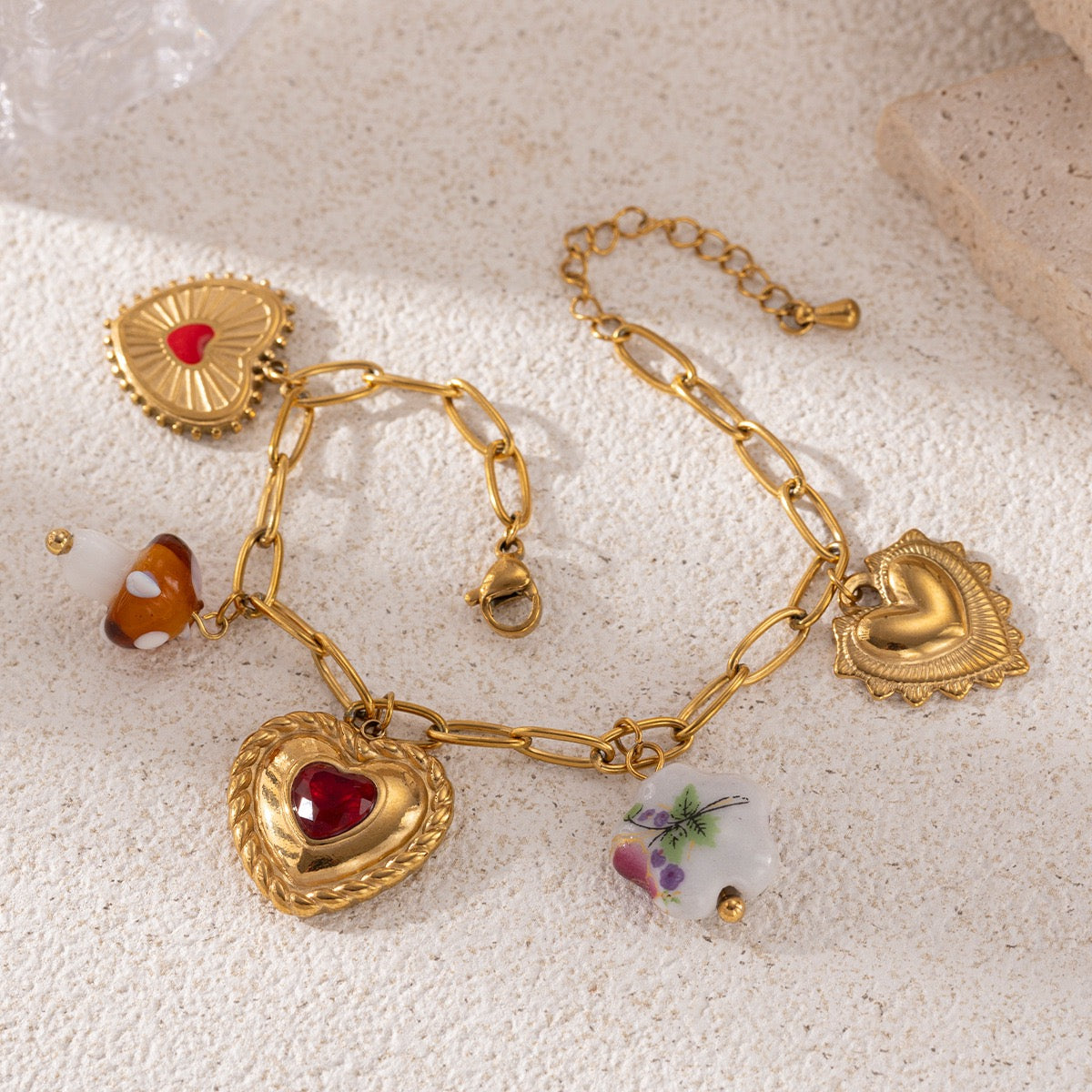 Red heart charm set
