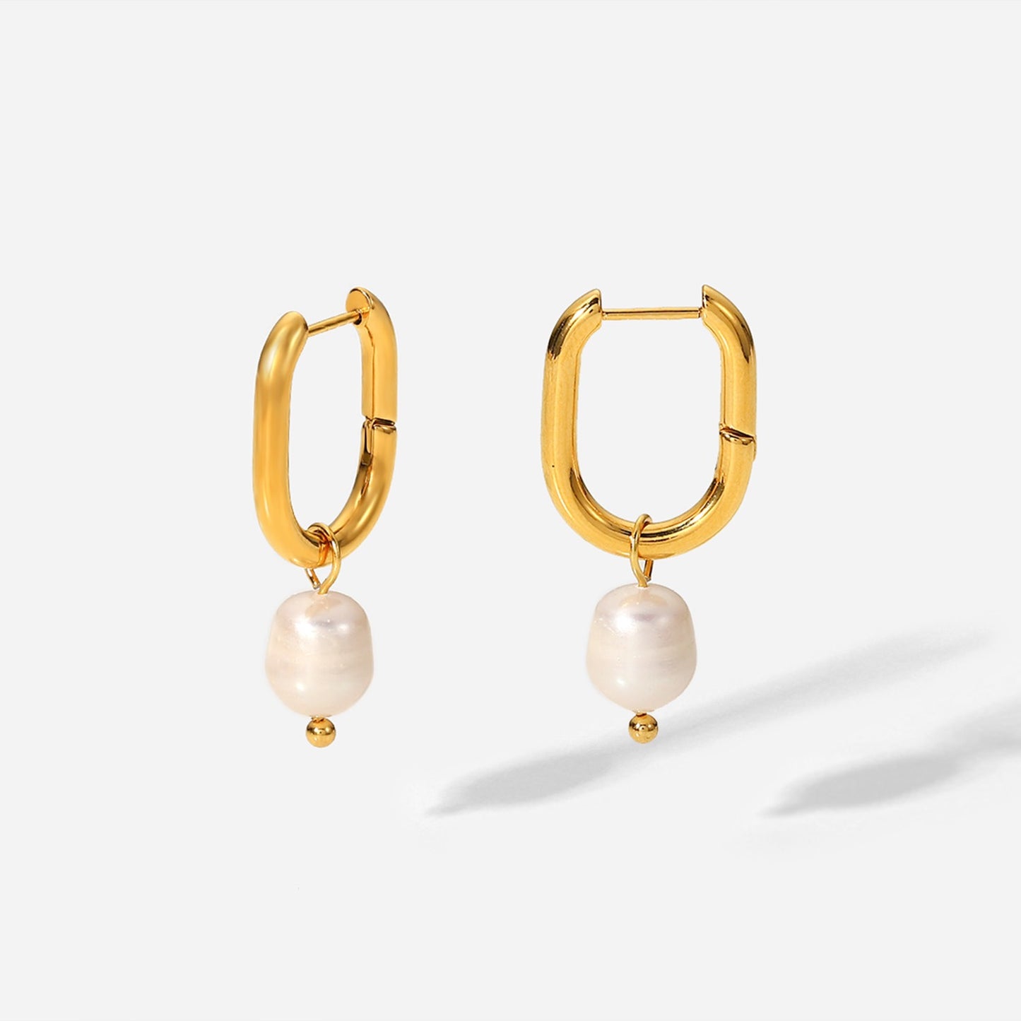 Pearly earrings collection