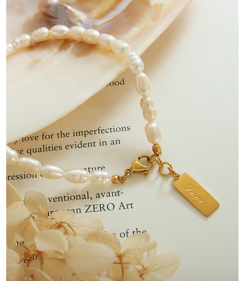 Karina Love freshwater pearls bracelet