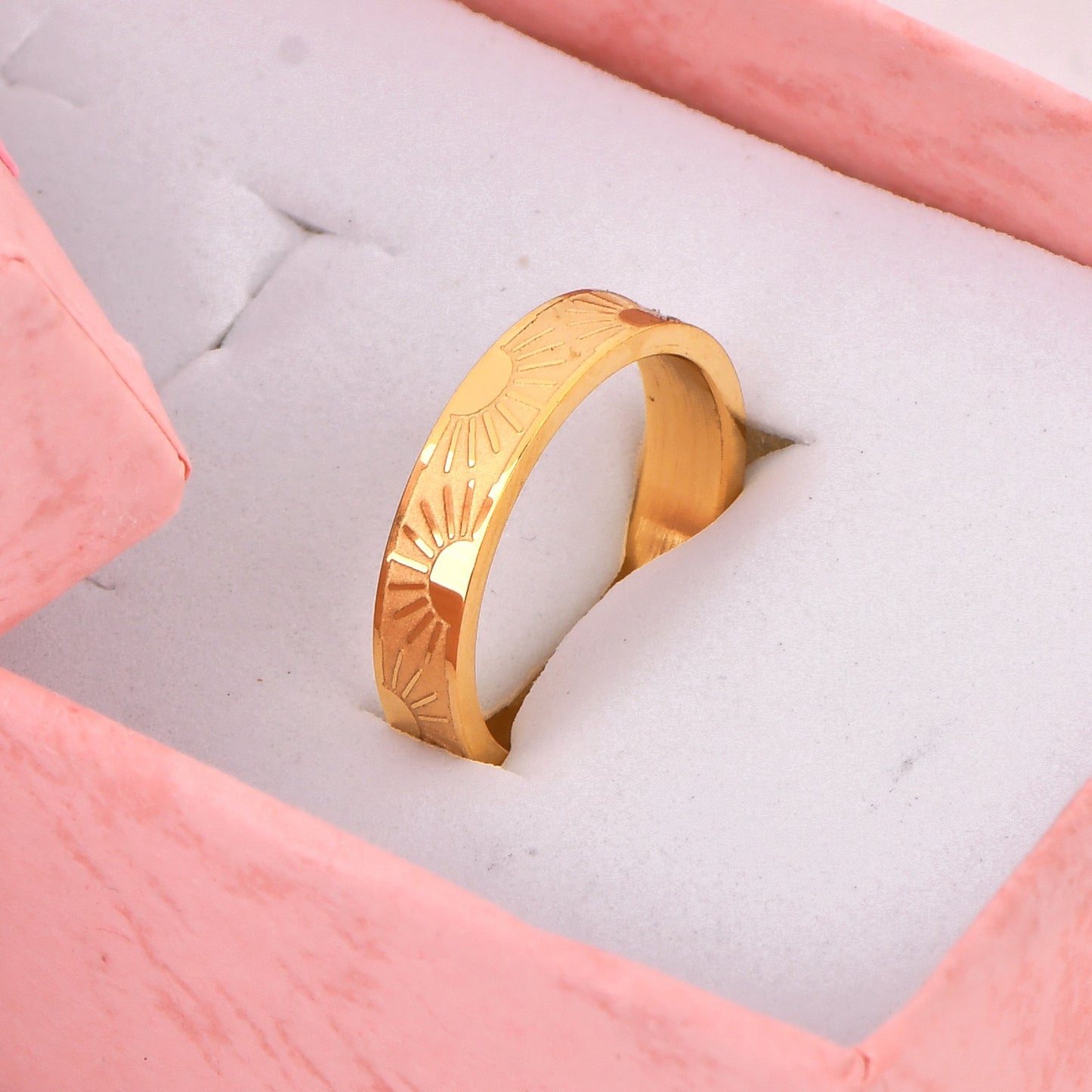 The sun band ring