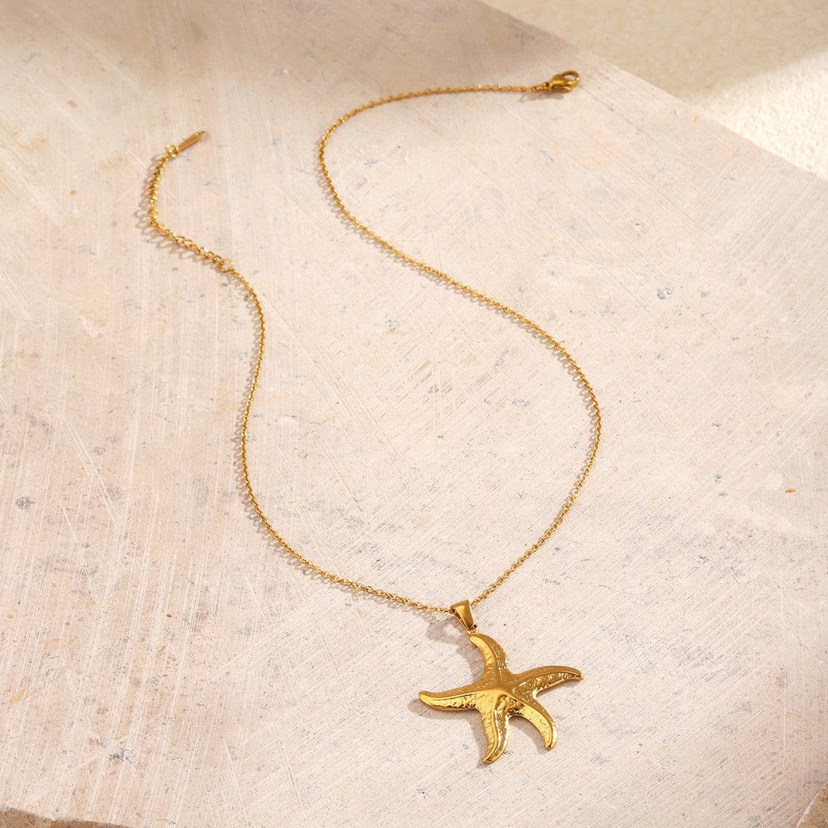 Starfish pendant necklace