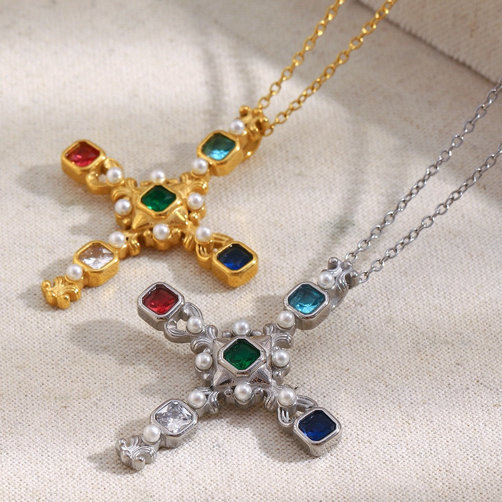 Cross pendant necklace