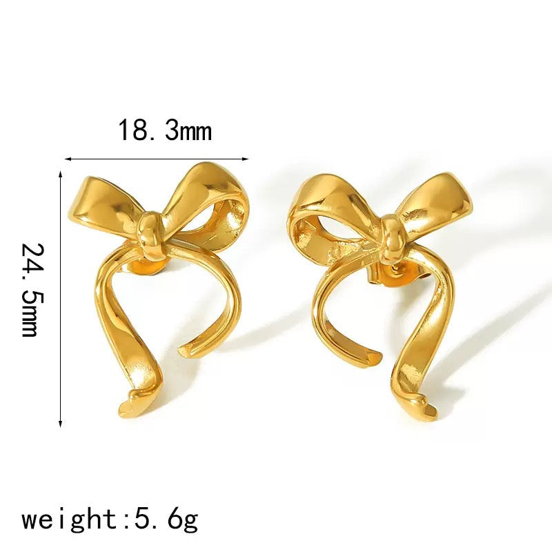 Pearly bows and butterfly earrings