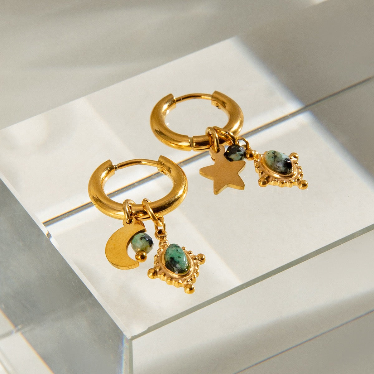 Green stones earrings