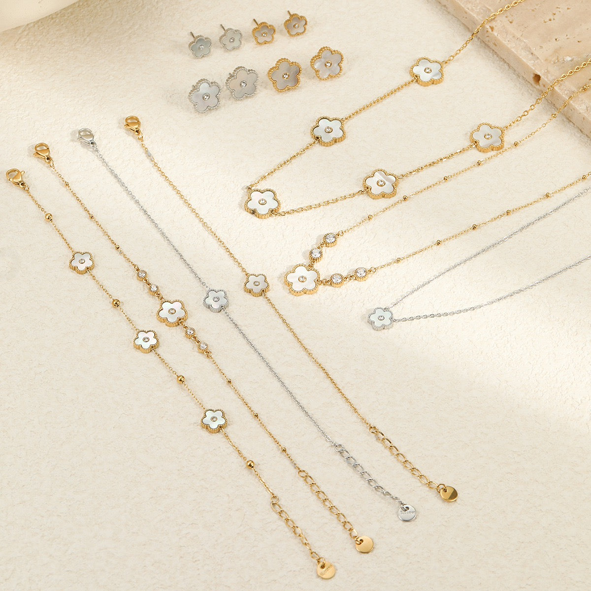 White flower bracelet and necklace set