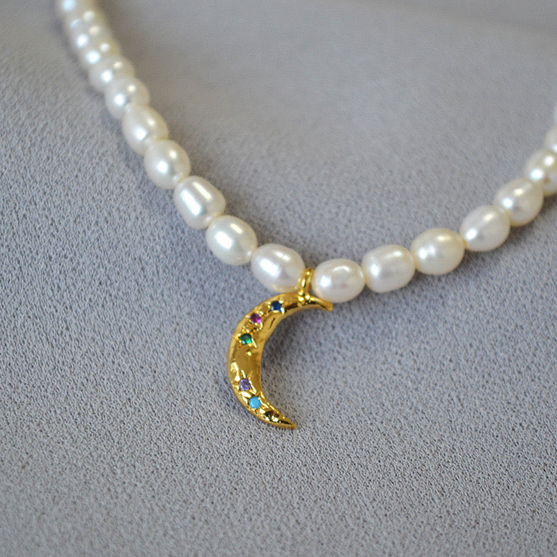 Sitka New moon pearl necklace