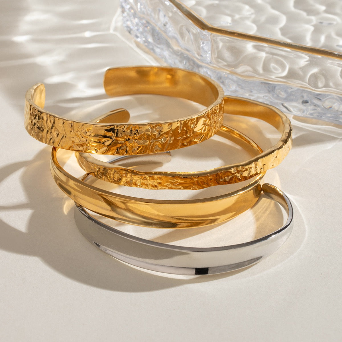 Hammer open bangle
