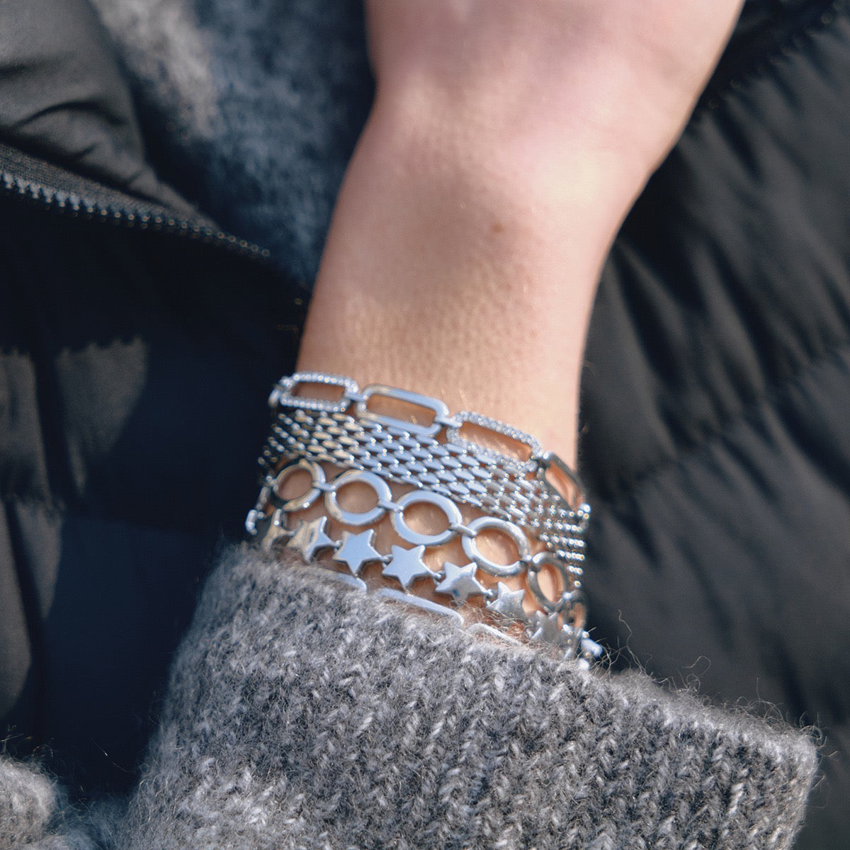 Silver round chains bracelet