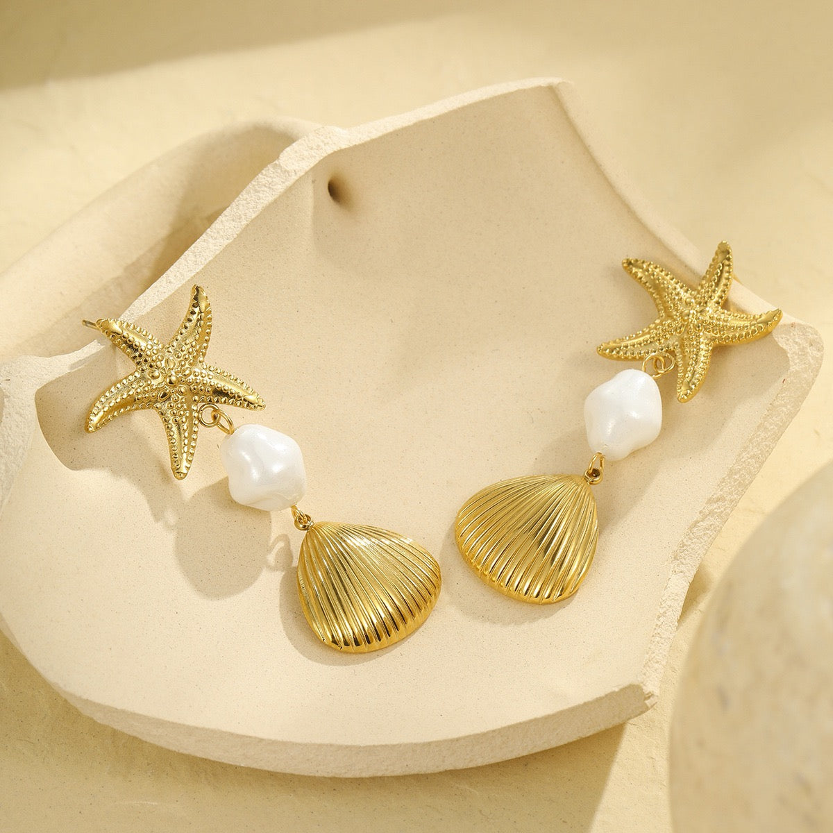 Starfish white pearly earrings