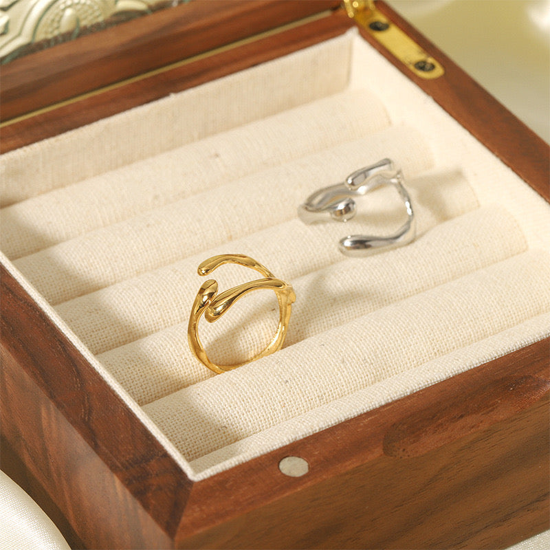 Boorea triangle studs