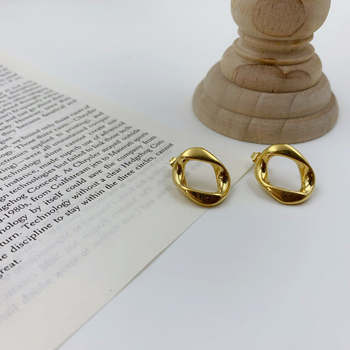 Oval hoops earrings
