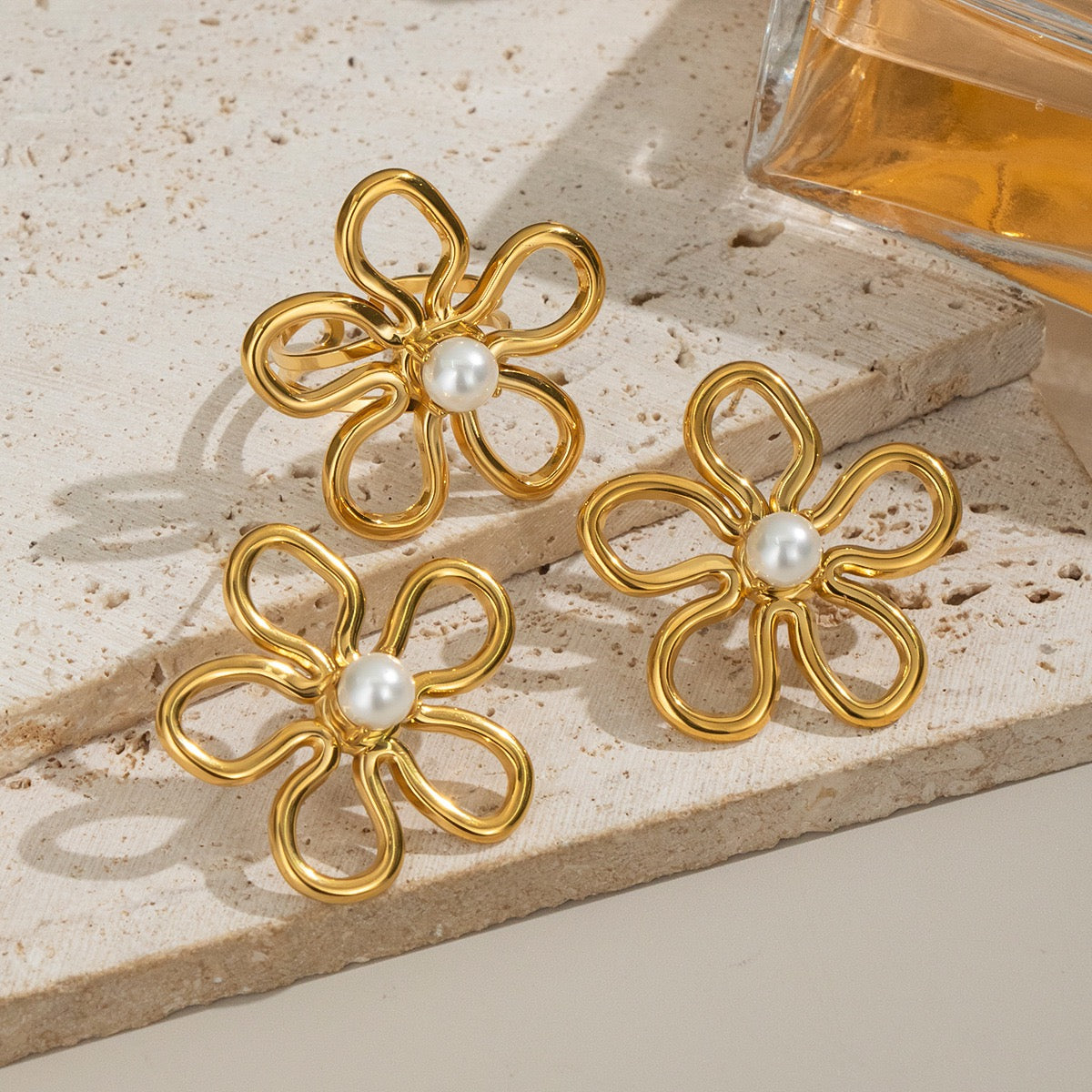 White pearly flower set