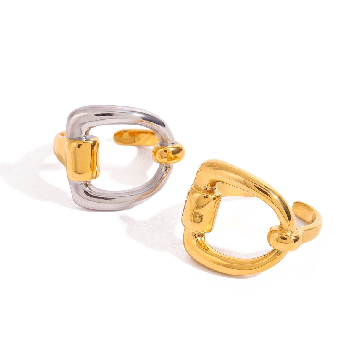 Boorea triangle studs