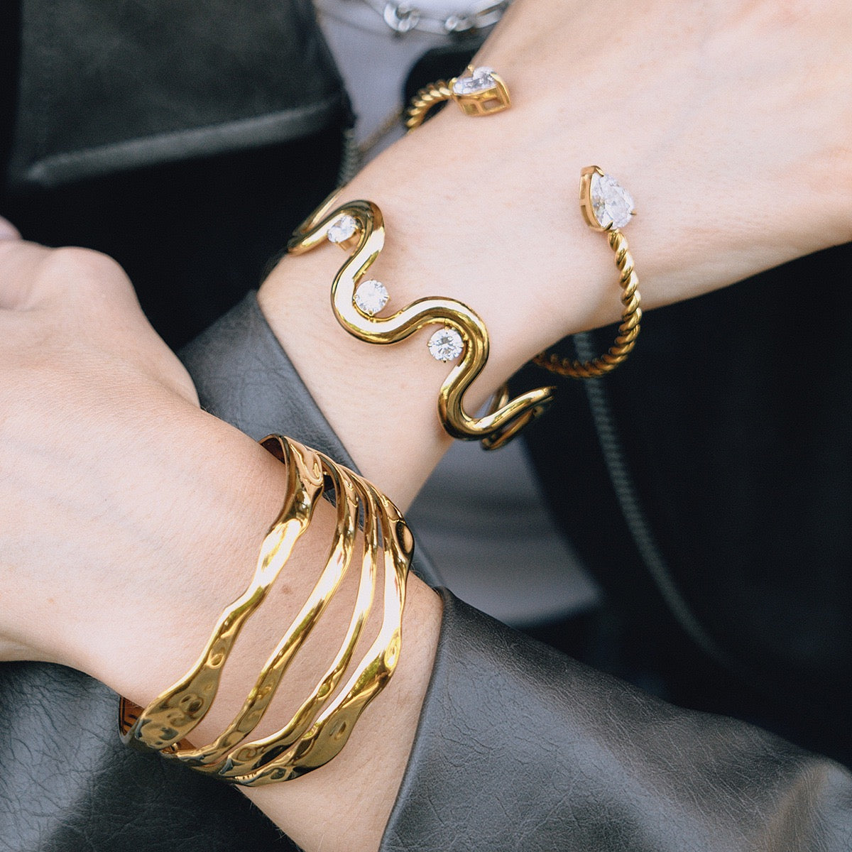 Star wave bangle