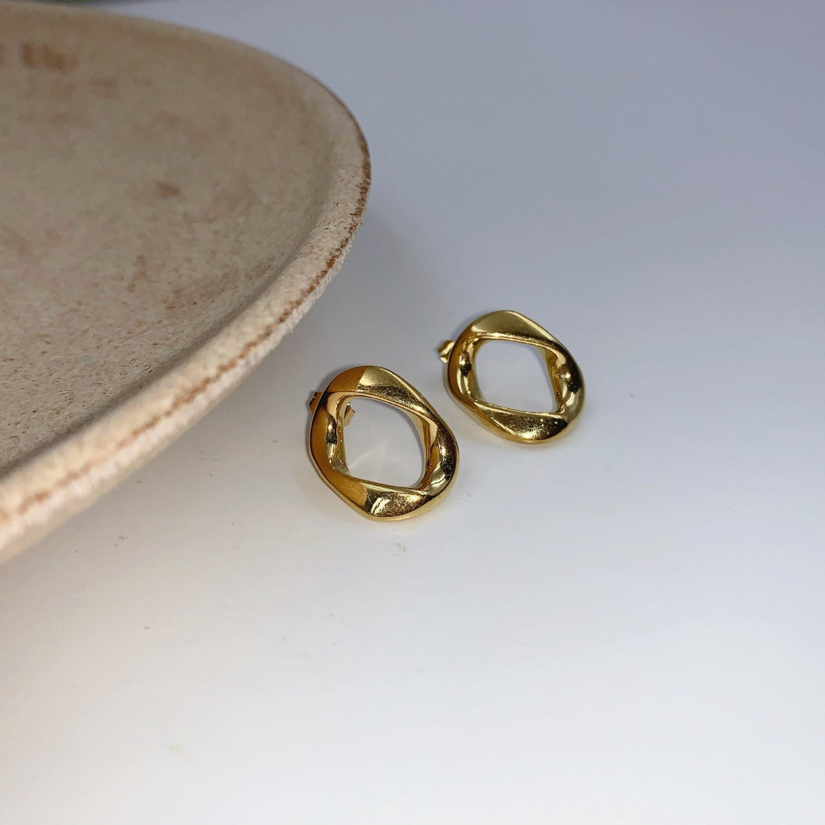 Oval hoops earrings