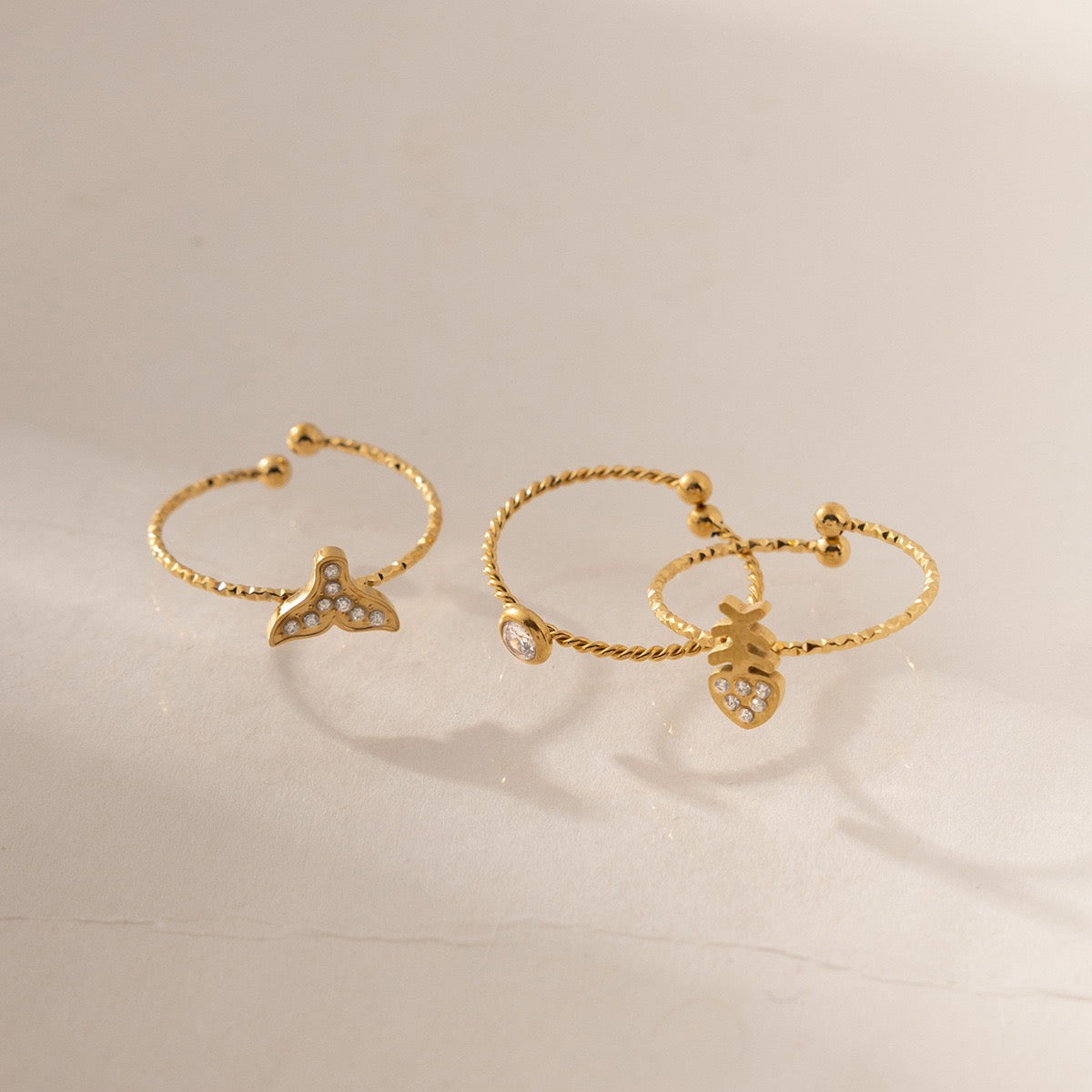 Fish tale rings set of there