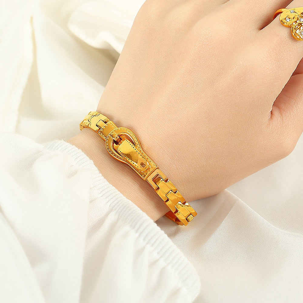 Statement chunky chain bracelets