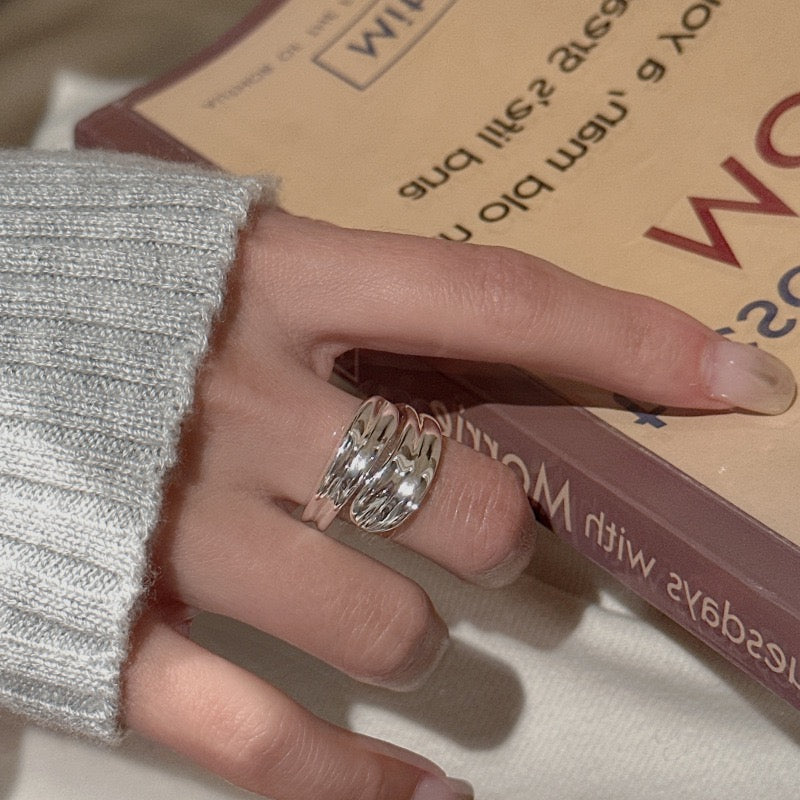 Sterling silver crossing ring