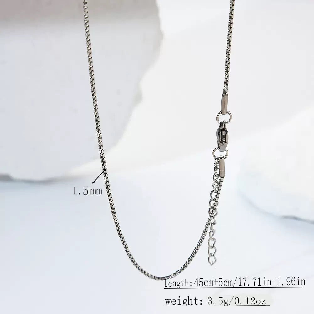 Silver colored chain necklace