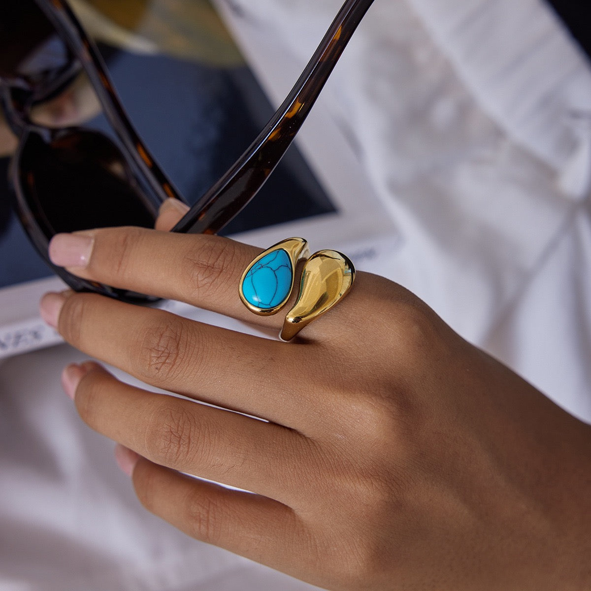 Bulky Belle cross over rings