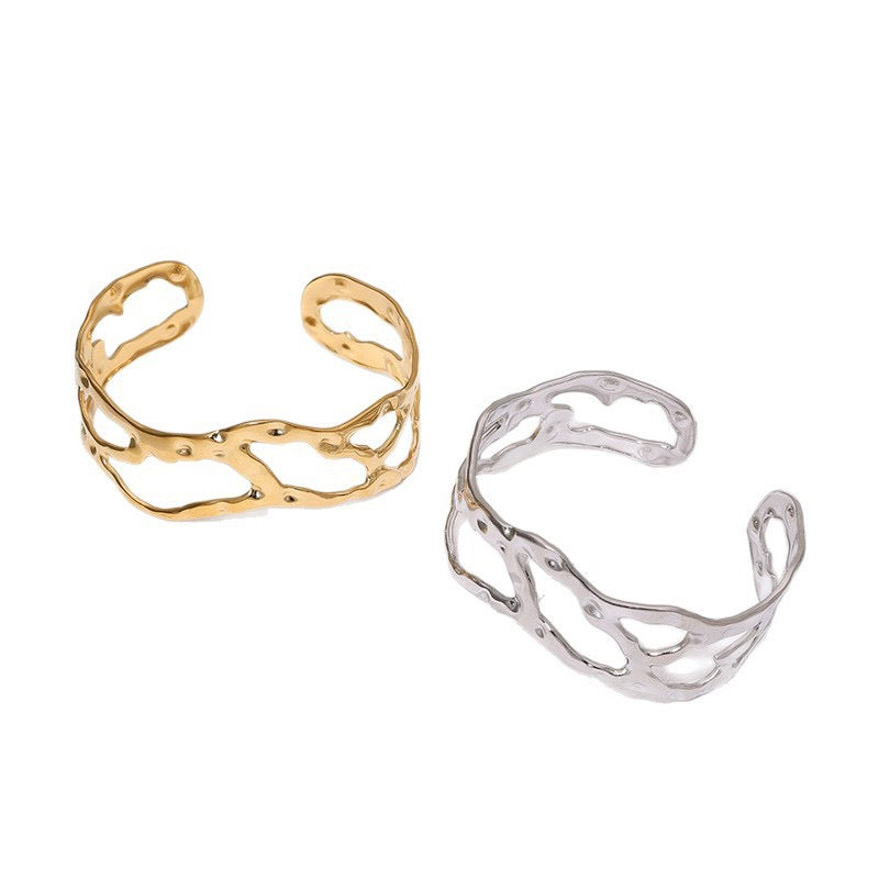Izzie bangle