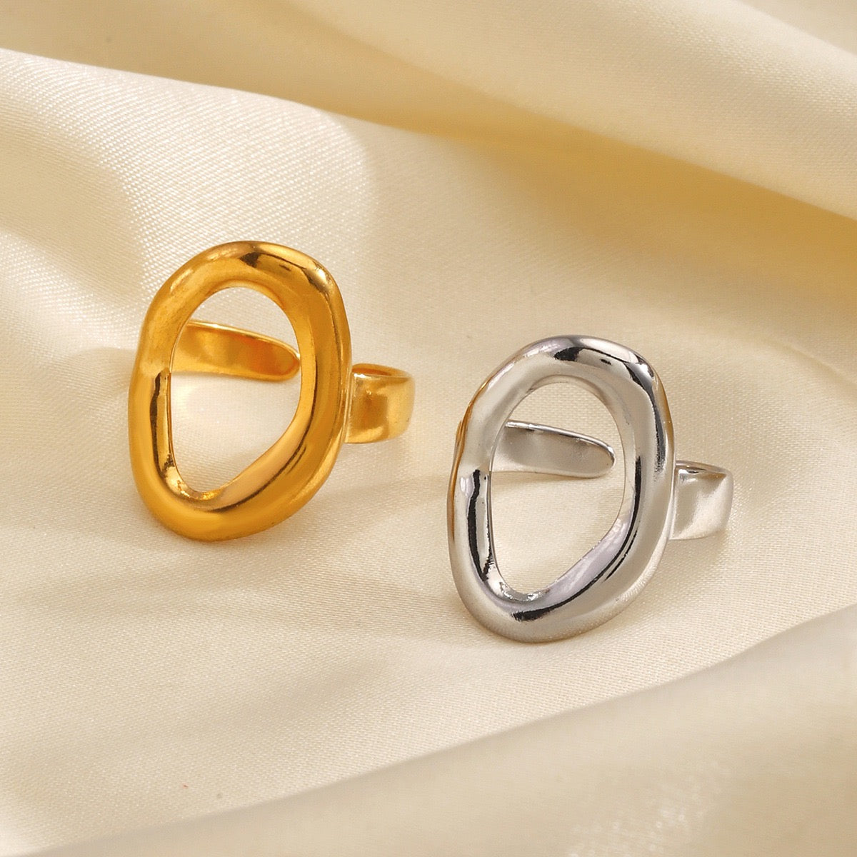 Atlanta Oval rings