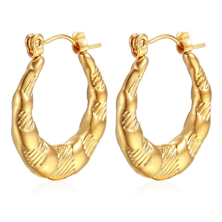 Reminiscence hoops earrings