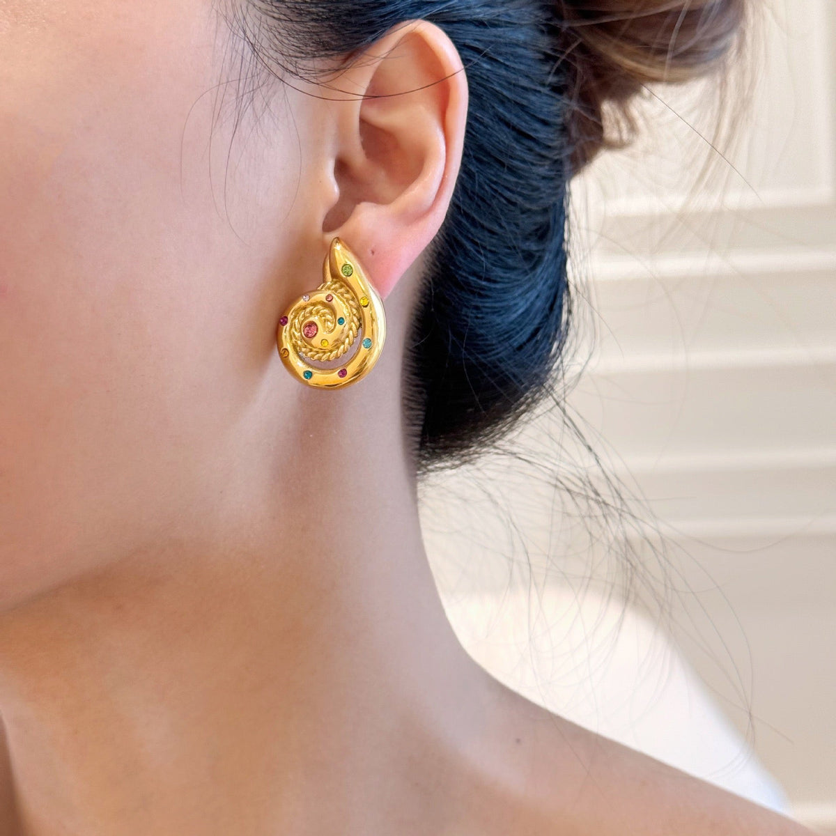 Three swirls earrings necklace collections