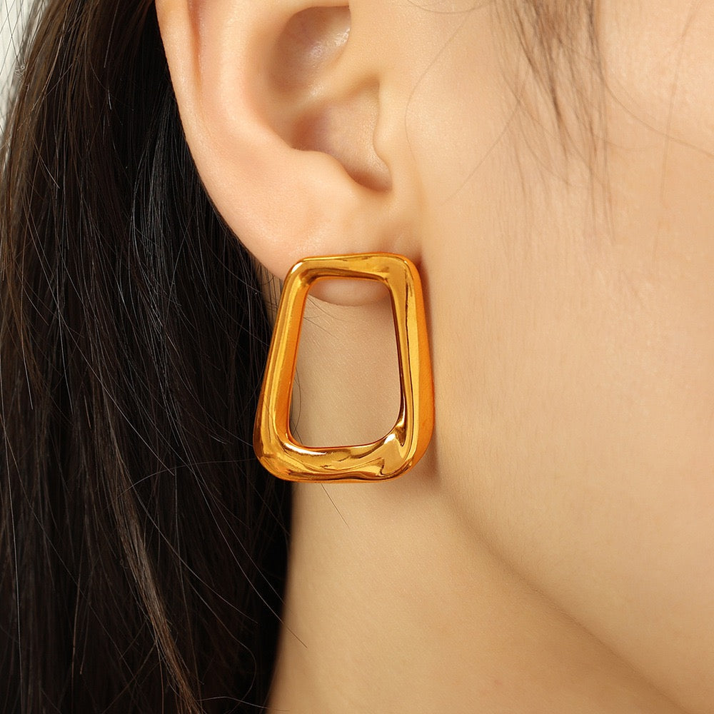 Oval hoops earrings
