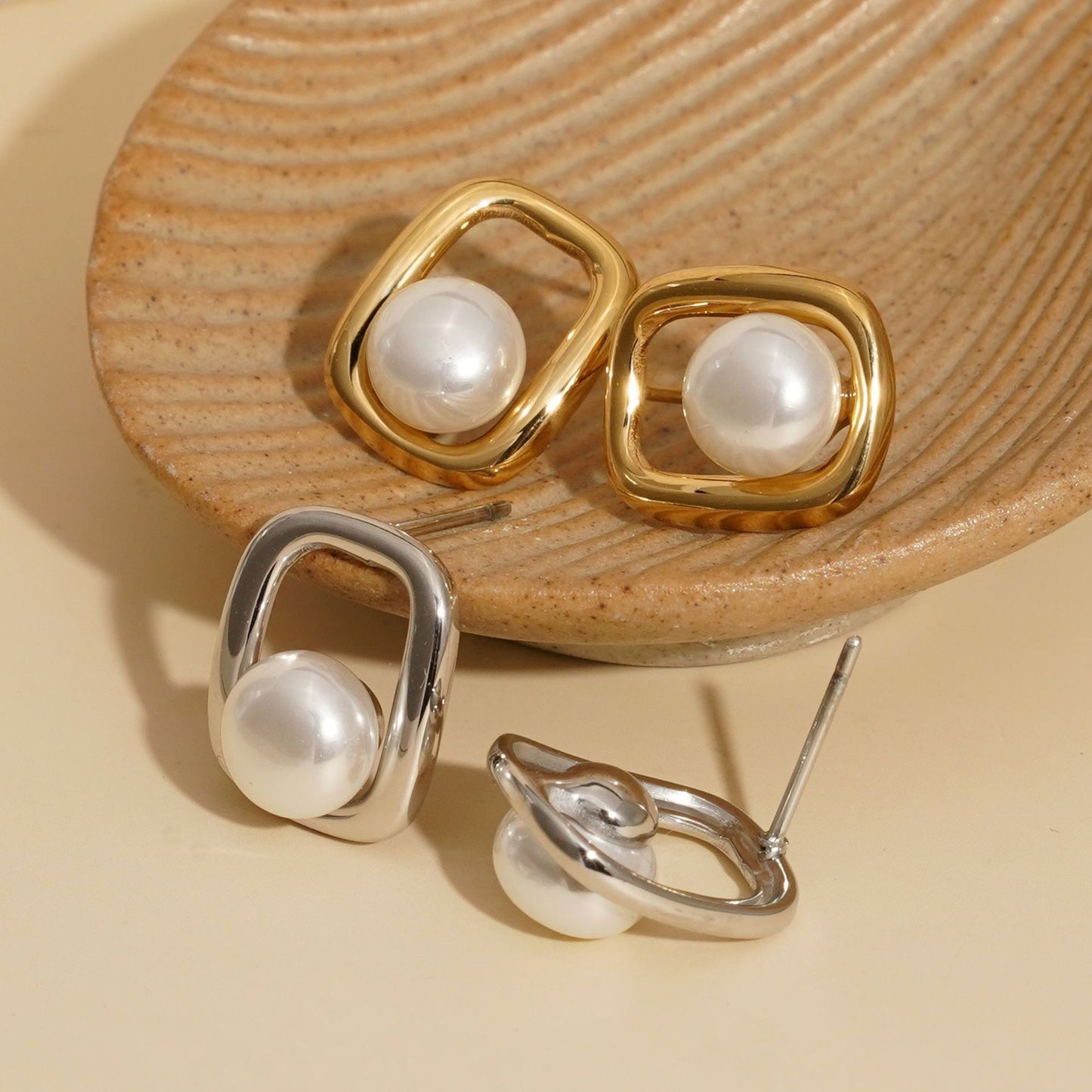 Yuki pearly earrings
