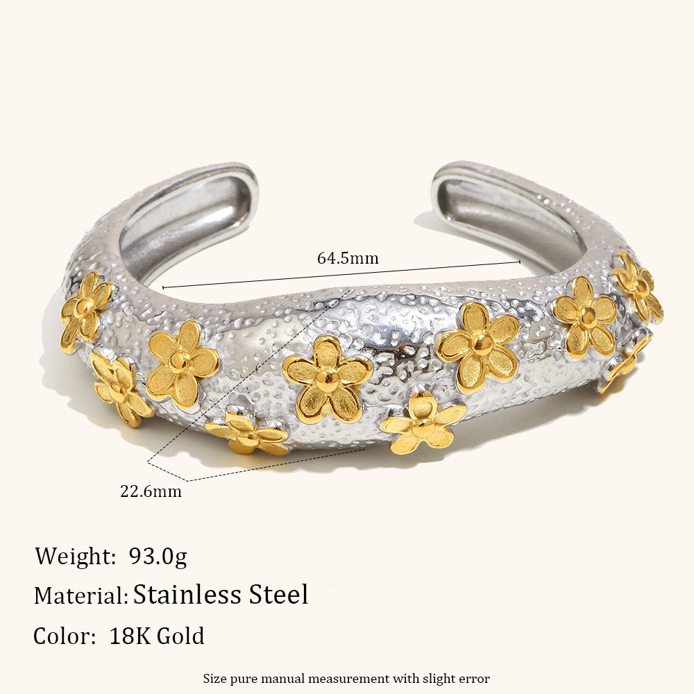Daliah flower bangle