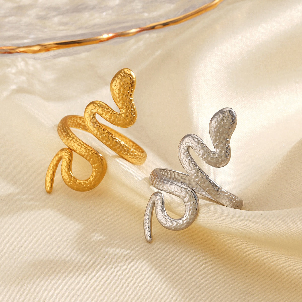 Tim Dainty snake ring