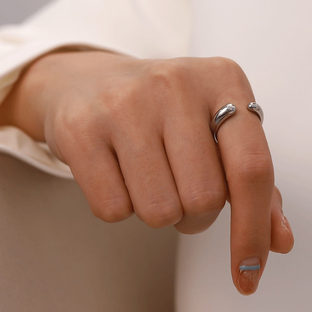 Boorea triangle studs